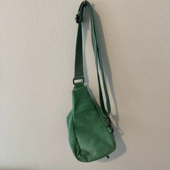NWOT Free People Kelly Green Crossbody Bag with Adjustable Strap - Picture 1 of 4